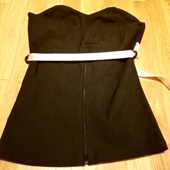 Black and gold lace top with belted trim - Picture 2 of 3